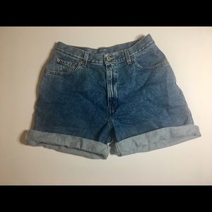 Levi’s high waisted denim shorts